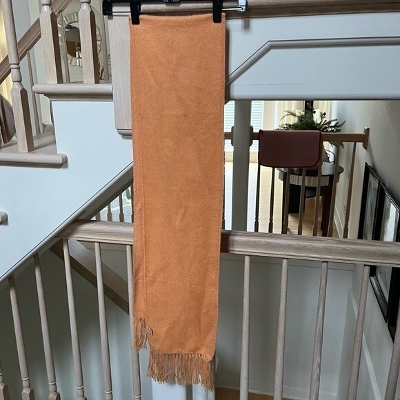 Alpaca Camargo Melon Colored Fringe Scarf NWT - Picture 3 of 12